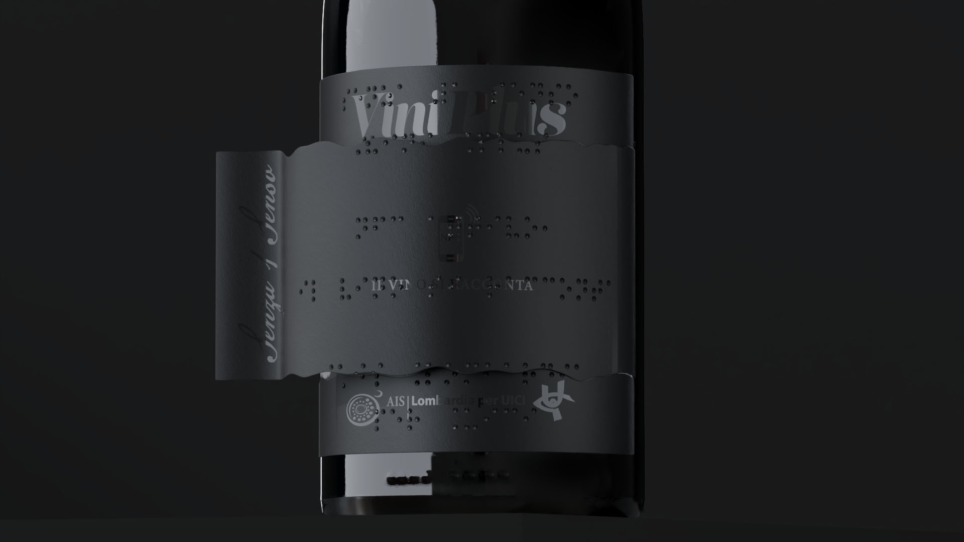 Dettaglio dell'etichetta, che si sta aprendo e si legge il testo descrittivo del progetto dietro l'etichetta